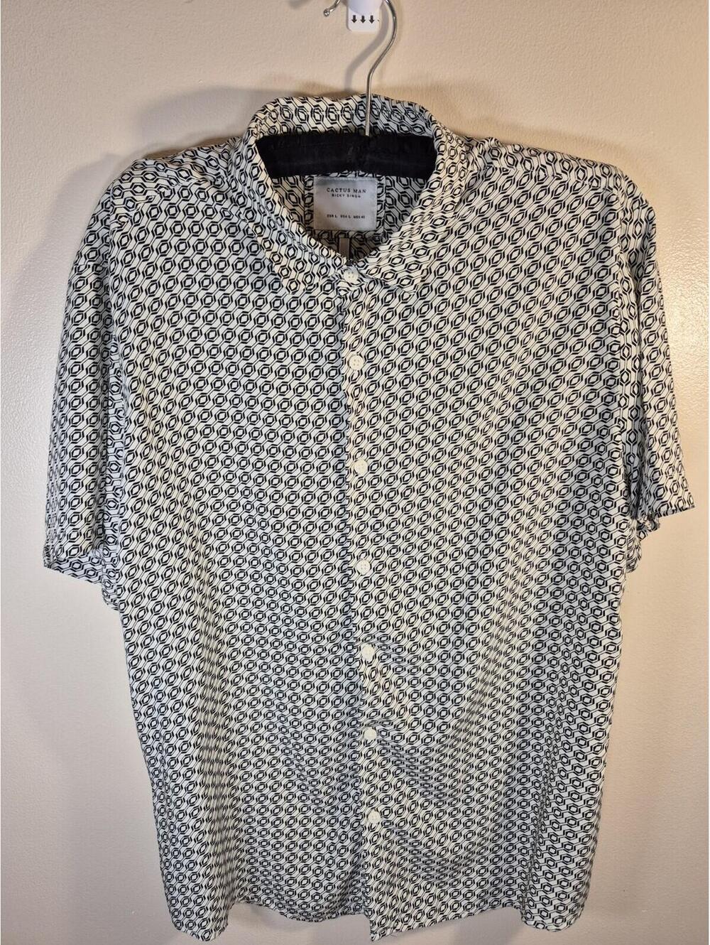 Cactus Man Ricky Singh Mens L Short Sleeve Cream and Black Geometric Shirt